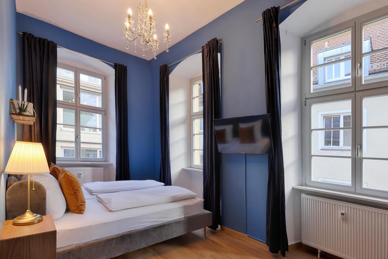 Homie Stay Am Marktplatz - Wohnen Im Historischen Balthasar-Neumann-Apartment เวิร์ซบวร์ก ภายนอก รูปภาพ
